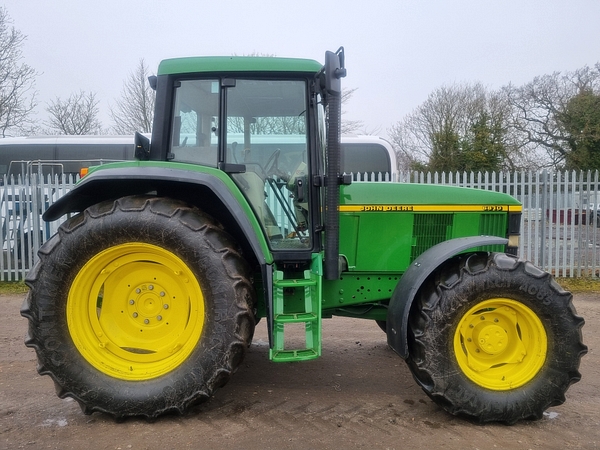Chris Atkin & Son Ltd - John Deere 6810